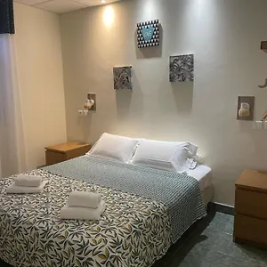 ** Hotel Le Derby Terrasse Et Parking France